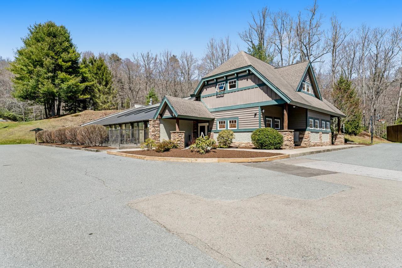 Moose Lodge Valle Crucis Luaran gambar